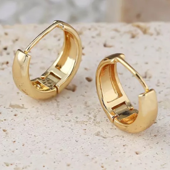 💛18K gold chunky hoop earrings - Picture 5 of 7